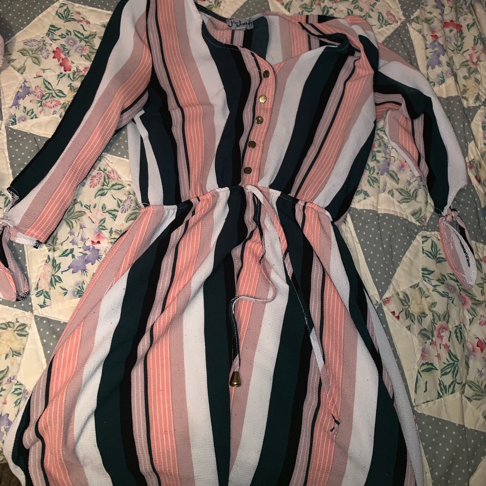 Striped quarter sleeve dress.